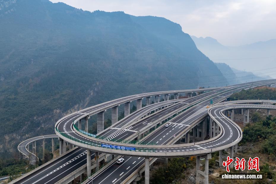 渝湘複線高速道路が全線開通