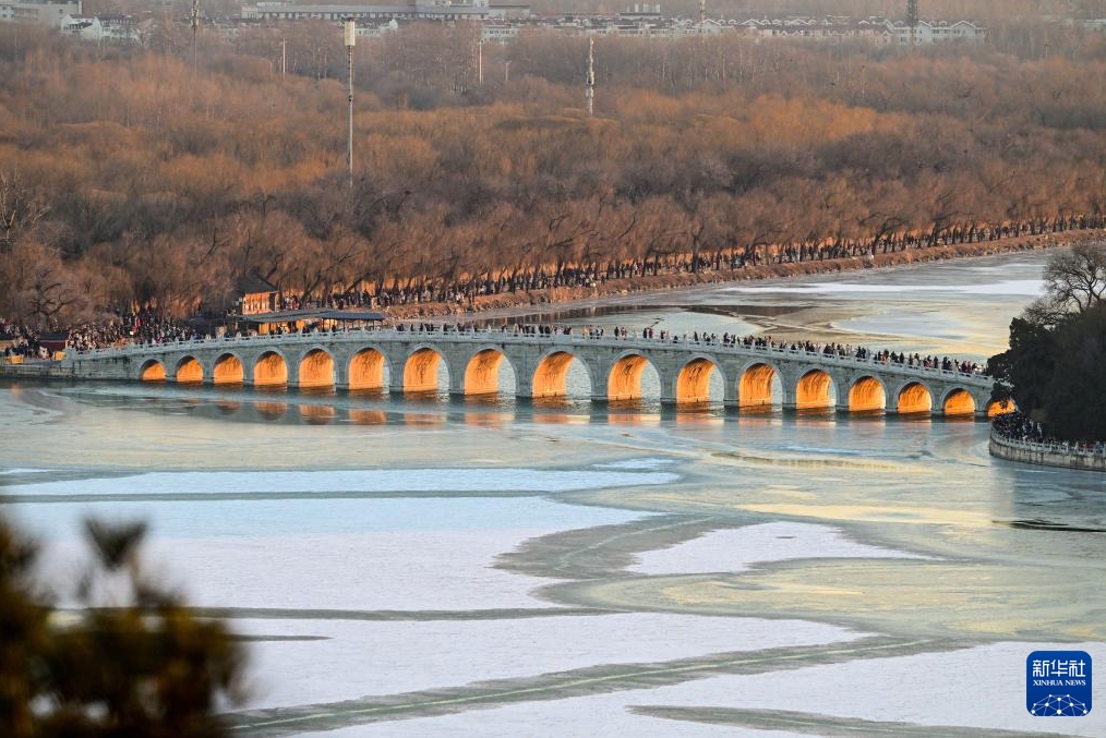 頤和園の十七孔橋に「光のトンネル」の絶景再び　北京