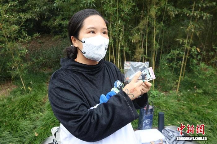 中日のパンダファンが広西に集結、帰国パンダ「明浜」の誕生日を祝う