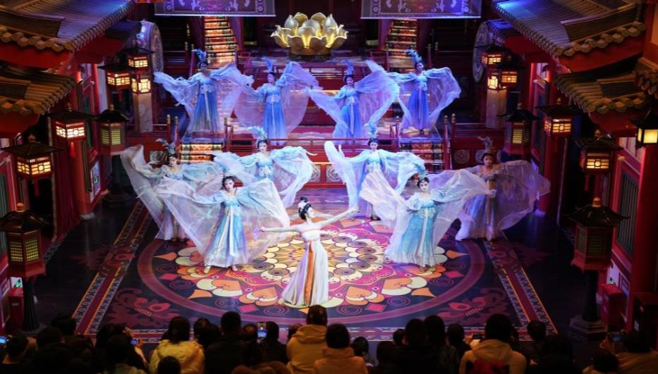 「大唐への旅」がリニューアル・アップグレード　陝西省西安                    陝西省西安市にあるテーマエリア「長安十二時辰」がリニューアルを完了し、このほどオープンした。詳細>