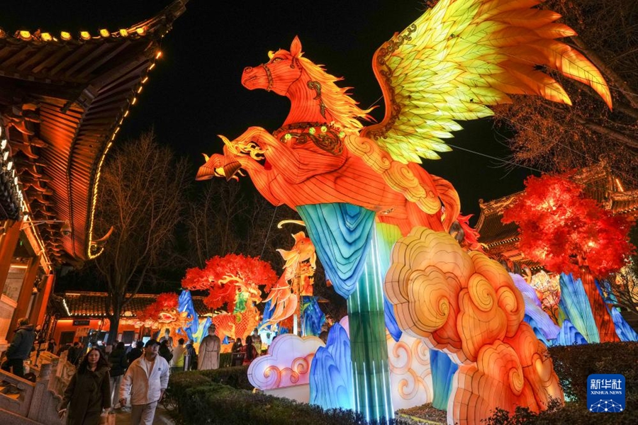 新年控えランタンの明かりともる夫子廟　江蘇省南京