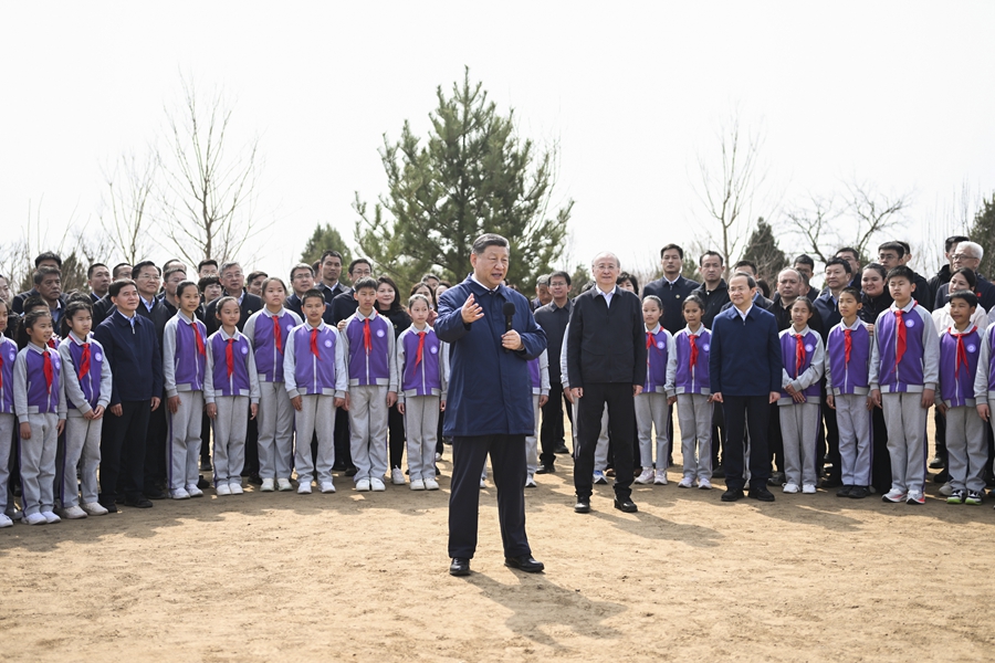 習近平総書記が北京で首都ボランティア植樹活動に参加