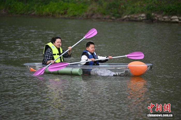 初めての「春休み」を満喫する子どもたち　安徽省合肥