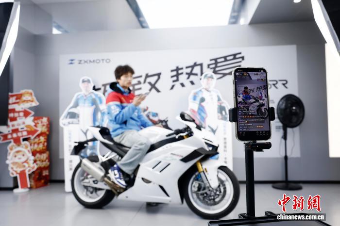 張雪機車製品が人気、優勝同型モデル「820RR」の納車は最短7月　上海