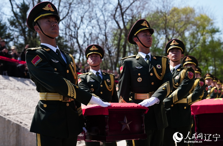 13回目となる在韓中国人民志願軍烈士の埋葬式　遼寧省瀋陽