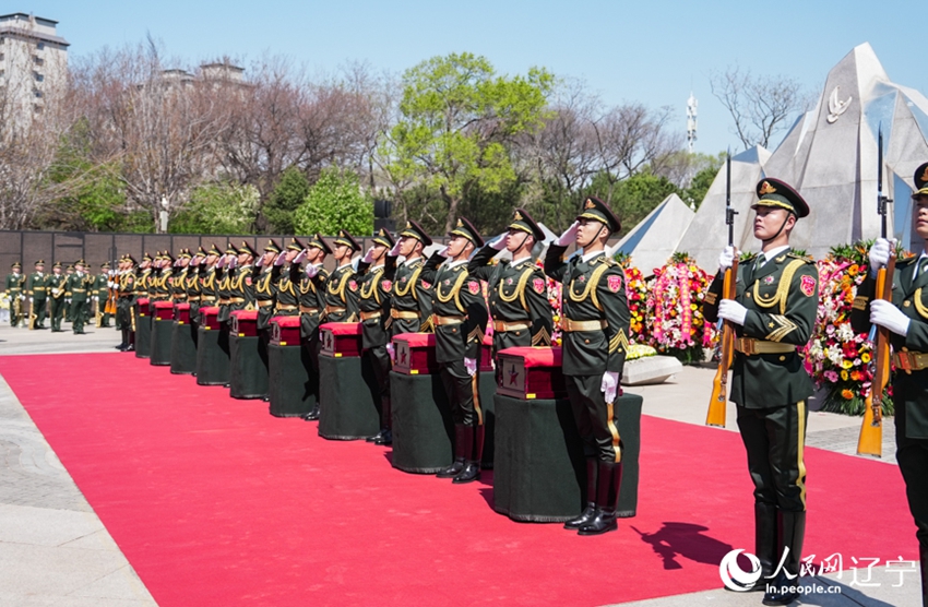 13回目となる在韓中国人民志願軍烈士の埋葬式　遼寧省瀋陽