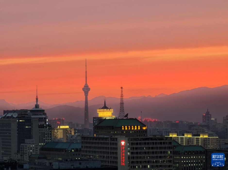 美しい夕焼け広がる北京市