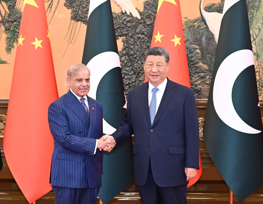 習近平国家主席がパキスタンのシャバズ・シャリフ首相と会談