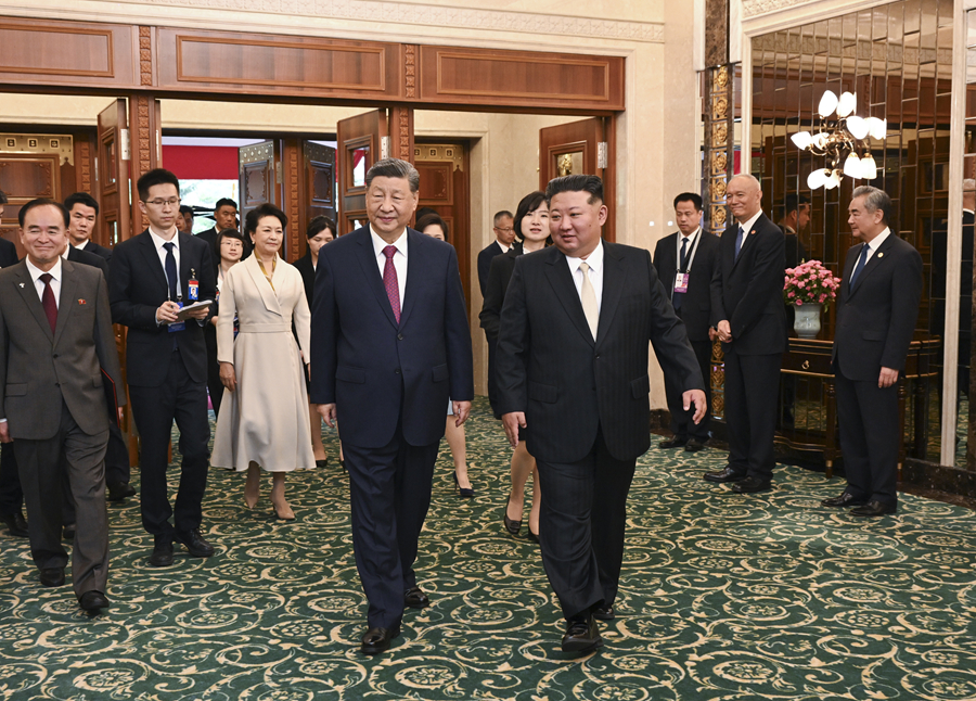 習近平総書記夫妻、金正恩総書記夫妻主催の昼食会に出席