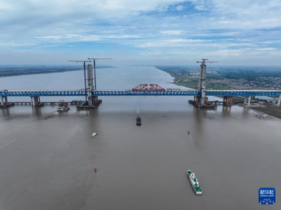 世界最大スパンとなる「崇啓公鉄長江大橋」が閉合に成功
