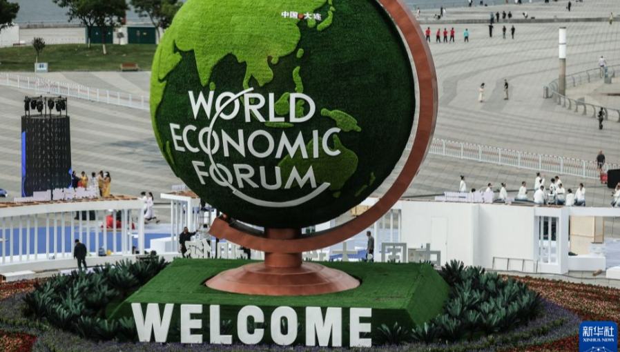 2026年夏季ダボス会議メイン会場を訪ねて　遼寧省大連                    世界経済フォーラム（WEF）が主催する第17回ニューチャンピオン年次総会（2026年夏季ダボス会議）が、6月23日から25日まで遼寧省大連市で開催される。詳細>