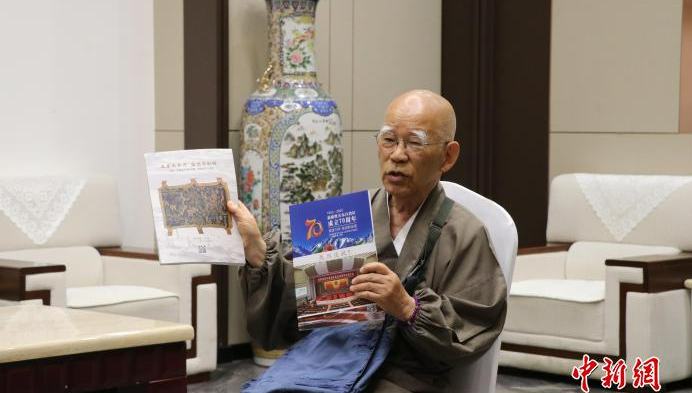 約40年間で新疆を150回以上訪問してきた小島康誉氏がショート動画でその「縁」を発信                    中日の友好関係者である小島康誉氏（84）は今月21日、新疆維吾爾（ウイグル）自治区烏魯木斉（ウルムチ）市で取材に応じ、「インターネットやショート動画が普及した時代である今、ショート動画という発信スタイルを通して、日本ひいては世界の人々に、今の新疆の生き生きとしたリアルな全体像を伝えたい」と話した。詳細>