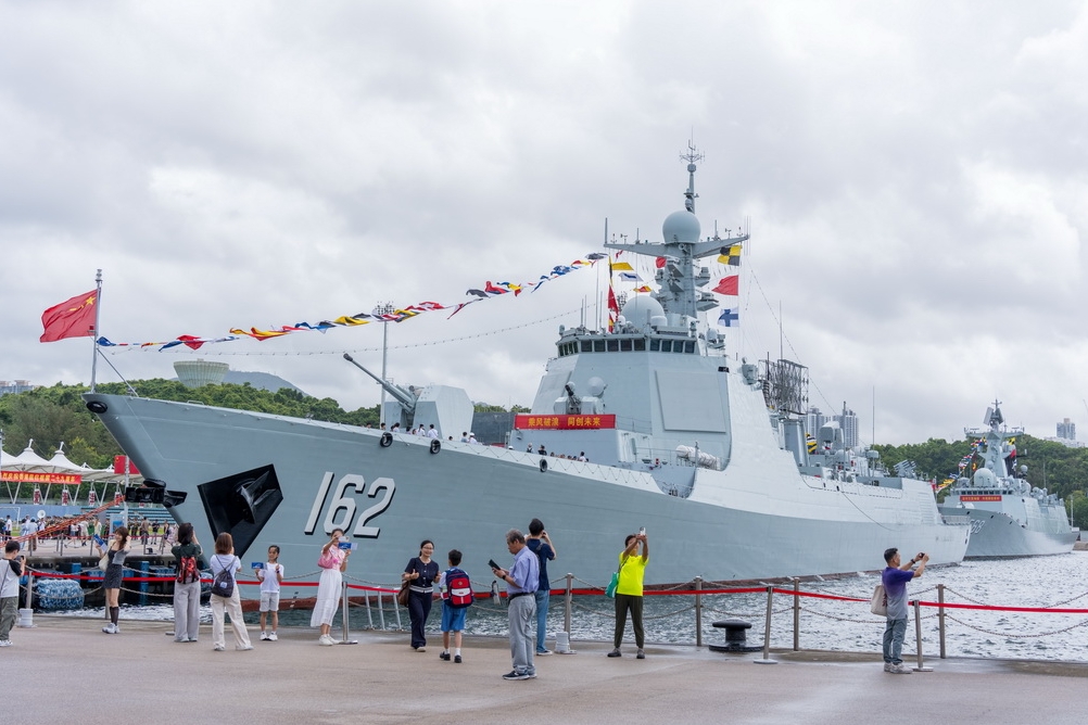 海軍艦艇編隊が香港・澳門特区に向けて一般公開