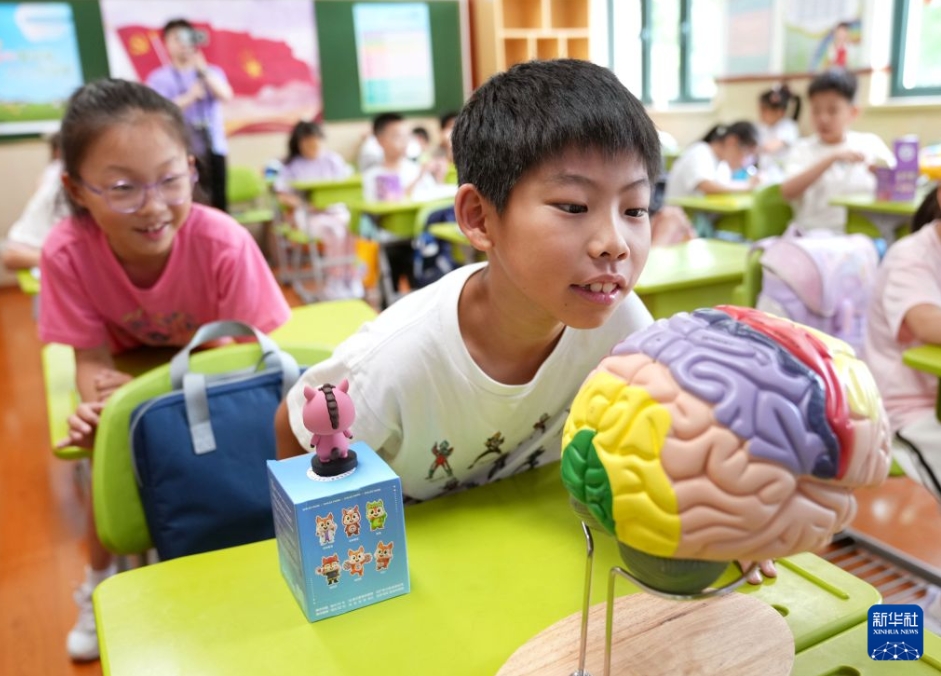 夏休み期間中の小学生を対象とした学童クラスがスタート　上海市