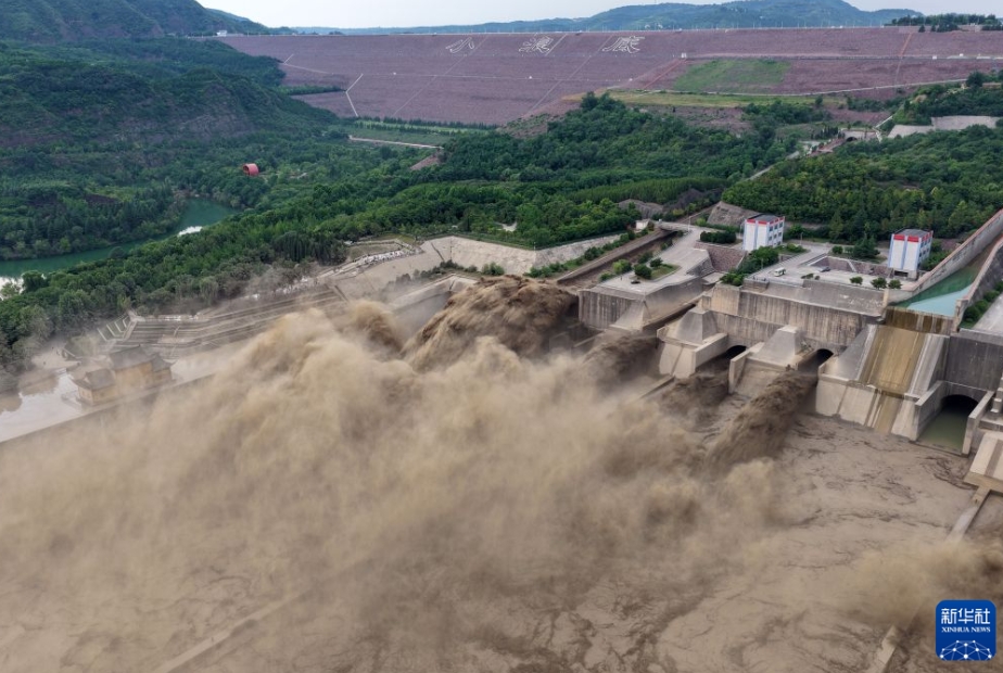 黄河の水量・土砂調整のため、土砂を一斉排出　河南省