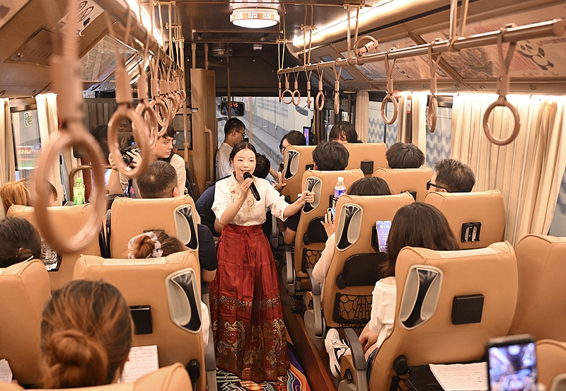 「夜の錦官城巡り」テーマバスが近く運行開始　四川省成都