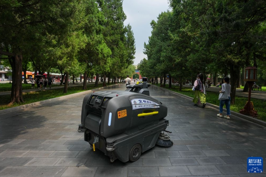 北京の公園でロボットが「勤務」開始