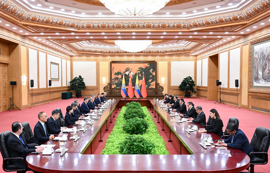 習近平国家主席がエクアドルのノボア大統領と会談