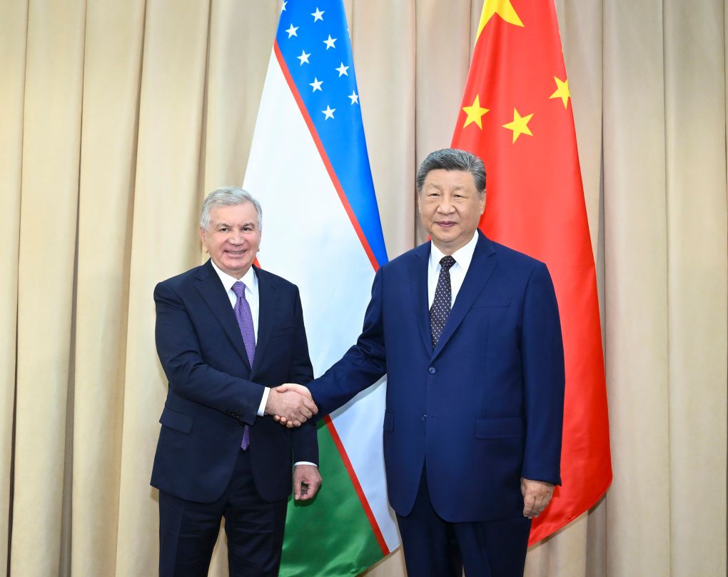 習近平国家主席がウズベキスタンのミルジヨエフ大統領と会談