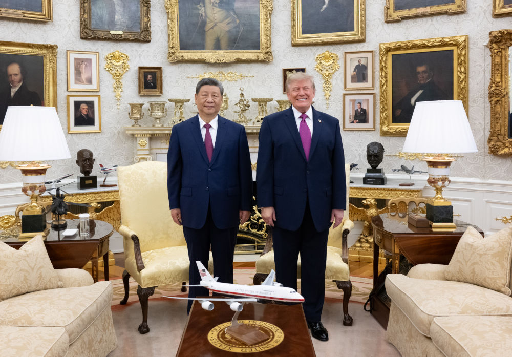 習近平国家主席とトランプ米大統領、少人数で交流