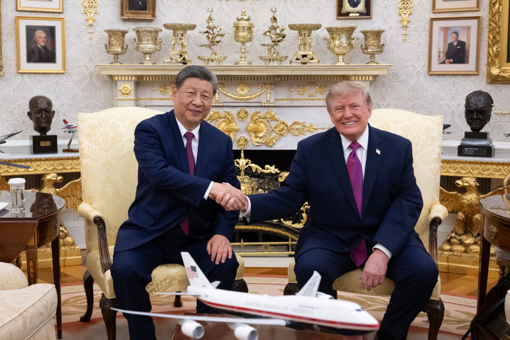 習近平国家主席とトランプ米大統領、少人数で交流