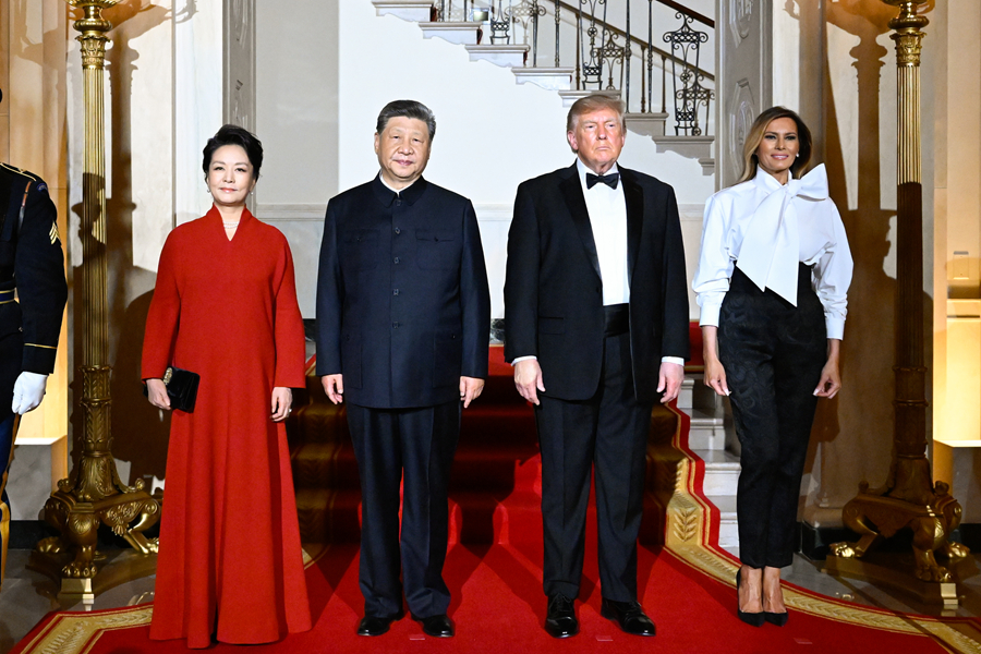 習近平国家主席と彭麗媛夫人、トランプ大統領夫妻主催の歓迎晩さん会に出席