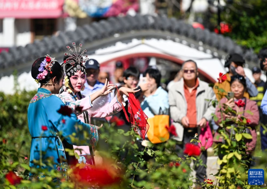 街を舞台にした演劇フェスティバル開催　天津市