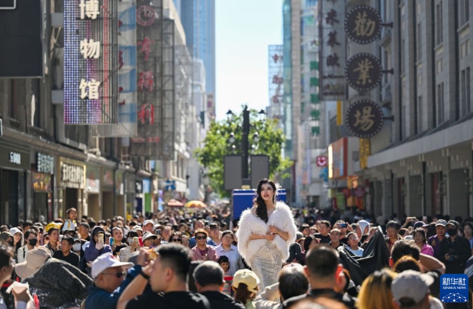 街を舞台にした演劇フェスティバル開催　天津市