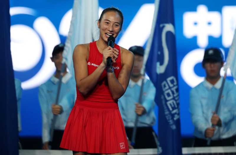 中国女子テニスの鄭欽文選手がチャイナ・オープンで初優勝