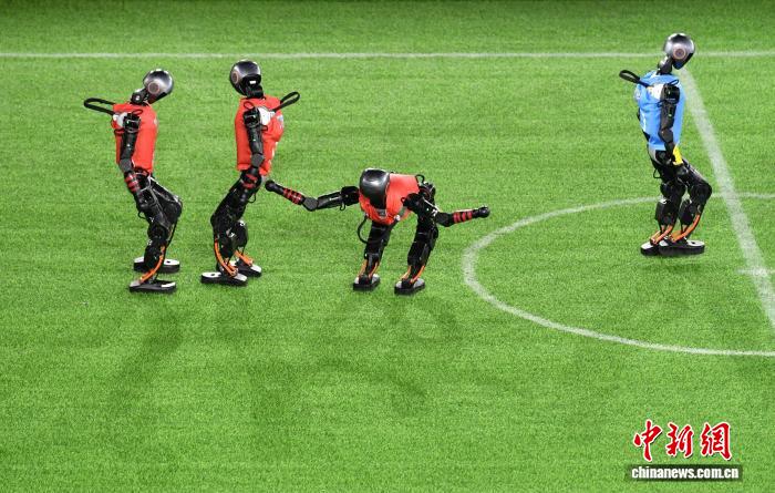 雄安新区で「ロボットサッカー頂上決戦」開催　河北省