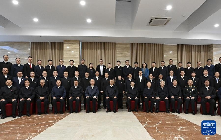習近平総書記が西蔵各民族・各界代表と接見