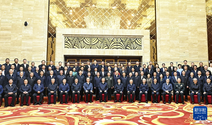 習近平総書記が西蔵各民族・各界代表と接見