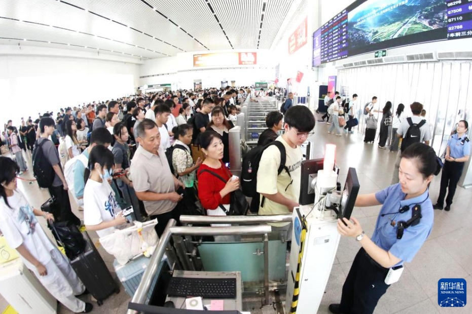 大型連休最終日、中国各地でUターンラッシュ