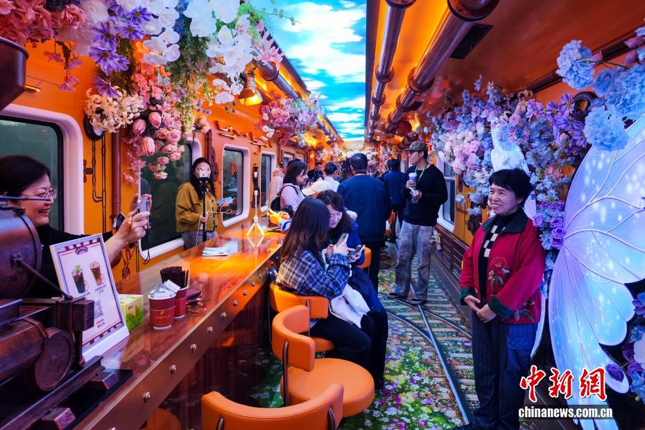 中国初のテーマエンタメ没入型文化観光列車「津旅時光号」が天津から出発