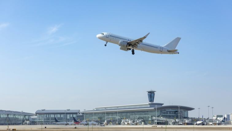 春運第1週の中国と日本の往復旅客数は前年同期比約54％減に                    中国の航空便の運航情報をまとめたアプリ「航旅縦横」によると、「春運」（春節＜旧正月、今年は2月17日＞期間の帰省・Uターンラッシュに伴う特別輸送体制）の第1週となった2月2日から8日における中国と日本を往復した旅客の数は前年の春運同期比で約54％減となった。詳細>