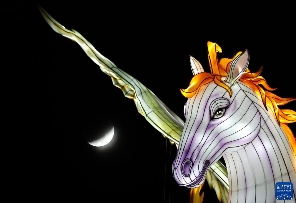 元宵節の夜空に皆既月食