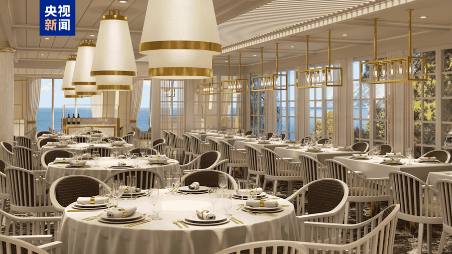 「愛達・花城」号の「花影レストラン」。