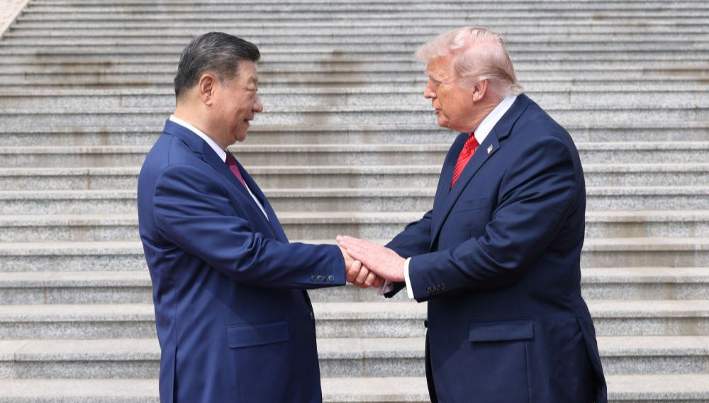 習近平国家主席がトランプ米大統領の歓迎式典を開催                    習近平国家主席は14日午前、国賓として中国を訪問した米国のトランプ大統領を歓迎する式典を北京の人民大会堂東門外広場で開催した。詳細>