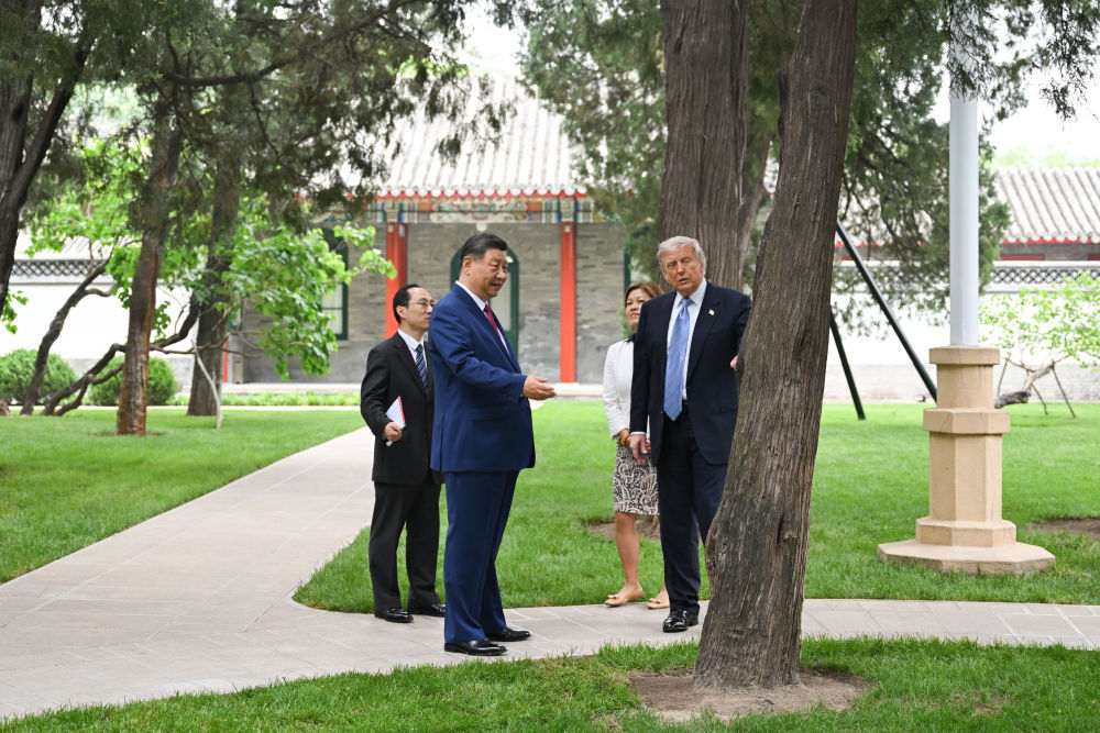 習近平国家主席とトランプ米大統領が中南海で会談