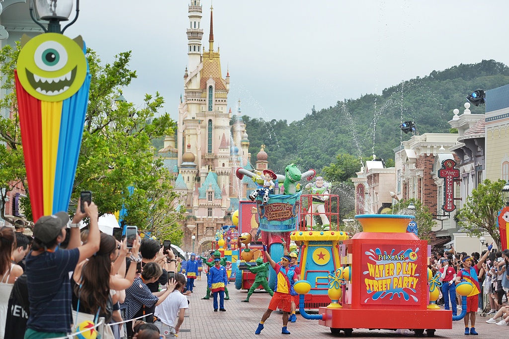 香港ディズニーランドで「ピクサー・サマー・フェス」開催