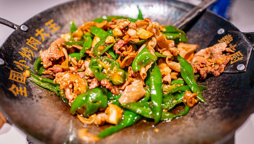 韓国人が中国でゼッタイ食べたい湖南料理「辣椒炒肉」とは？                    週末の上海市の観光名所「新天地」では、湖南料理レストランの前に長い行列ができていた。その中から、韓国語での会話が時折聞こえてきた。詳細>