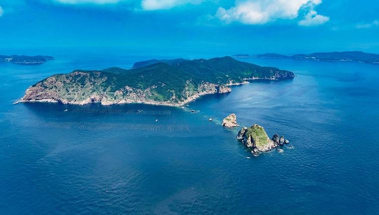 遼寧省長山群島の渡り鳥生息地が世界自然遺産に登録決定                    中国国家林業・草原局によると、7月27日に韓国・釜山で開かれた国連教育科学文化機関（ユネスコ）の第48回世界遺産委員会において、「中国の黄海-渤海湾沿岸の渡り鳥保護区群」の境界を調整することを決定し、遼寧省大連市にある長山群島の渡り鳥の生息地が世界自然遺産に登録された。詳細>