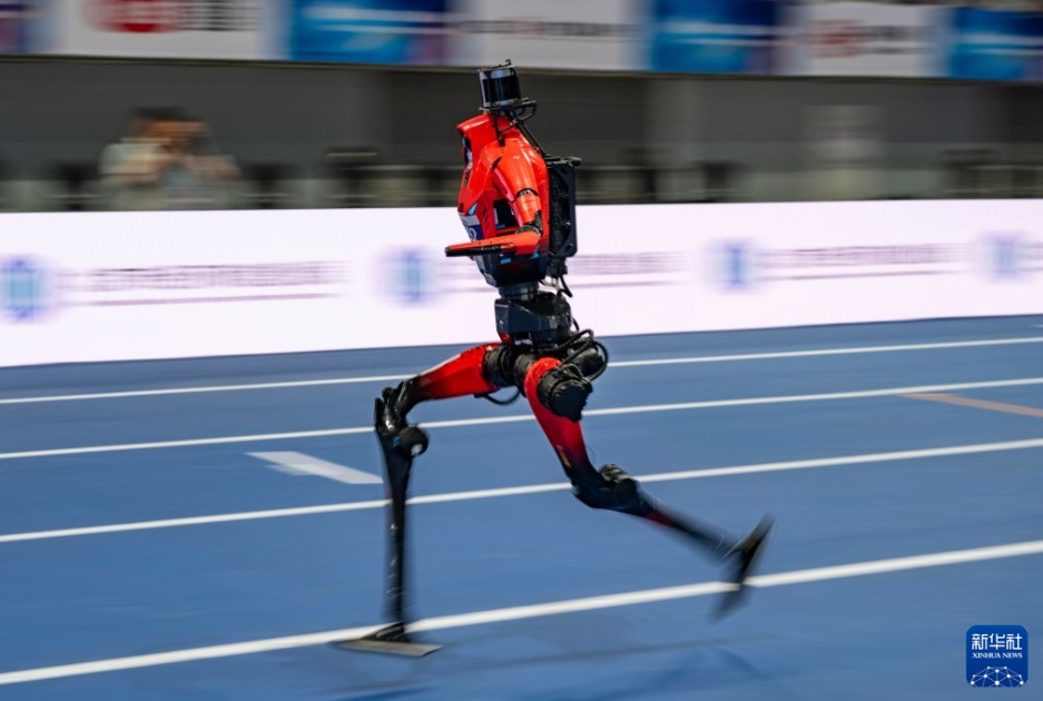 ロボットが100メートル走で人間の世界記録を更新　第2回世界人型ロボット競技大会