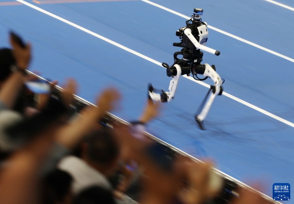 ロボットが100メートル走で人間の世界記録を更新　第2回世界人型ロボット競技大会
