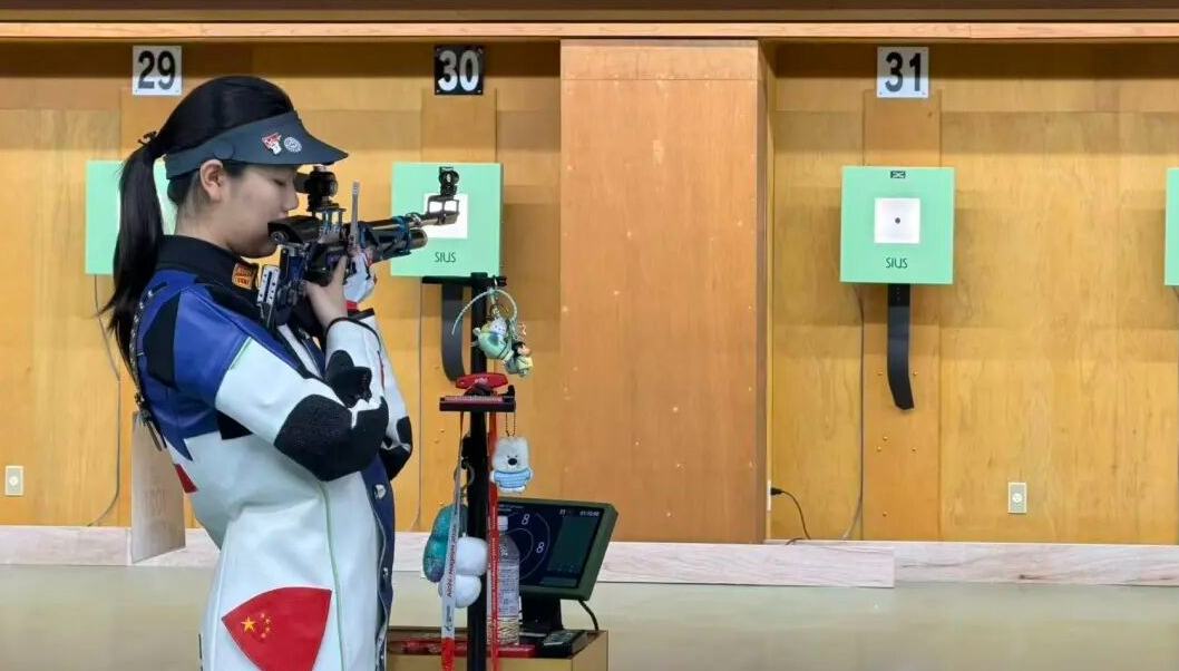 3個目の金！中国が射撃女子10メートルエアライフル団体で優勝　愛知・名古屋アジア大会                    9月20日、愛知・名古屋アジア競技大会の射撃女子10メートルエアライフル団体決勝が愛知県豊田市の県総合射撃場で行われ、王子菲選手、韓佳予選手、杜雨宸選手ら中国チームは1904.2の記録で金メダルを獲得。詳細>