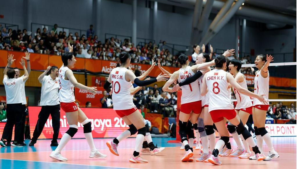 競技3日目、中国勢は金9個獲得　女子バレーボールは大会10度目の優勝                    愛知・名古屋アジア競技大会の競技3日目となった22日、中国勢は金メダル9個、銀メダル3個、銅メダル3個を獲得した。女子バレーボールでは、若手中心の中国が3対0で、開催国の日本にストレート勝ちし、同大会10度目の優勝を果たした。詳細>