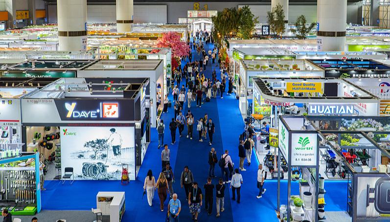 第140回広州交易会、海外バイヤー27万8000人が来場           第140回中国輸出入商品交易会（広州交易会）の第2期が27日、広東省広州市で閉幕した。詳細>